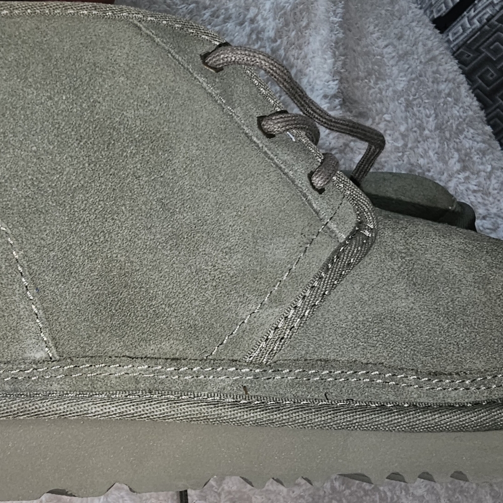 UGG NEUMEL Green Boots Size 4